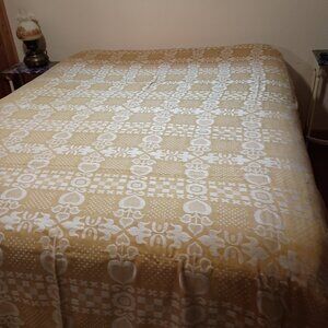 Vintage mid century double bed size bedspread